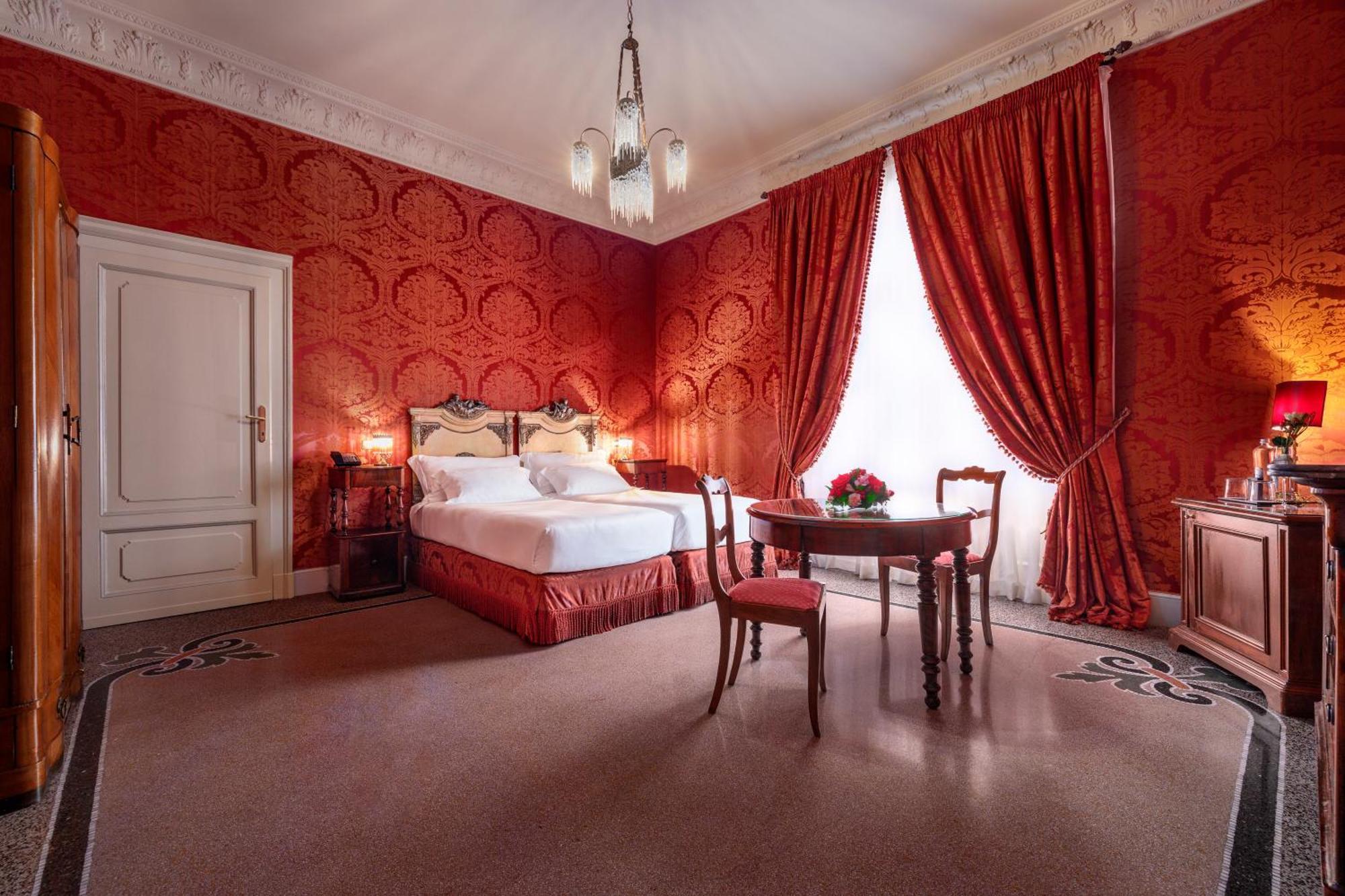 Hotel Locarno Рим Стая снимка