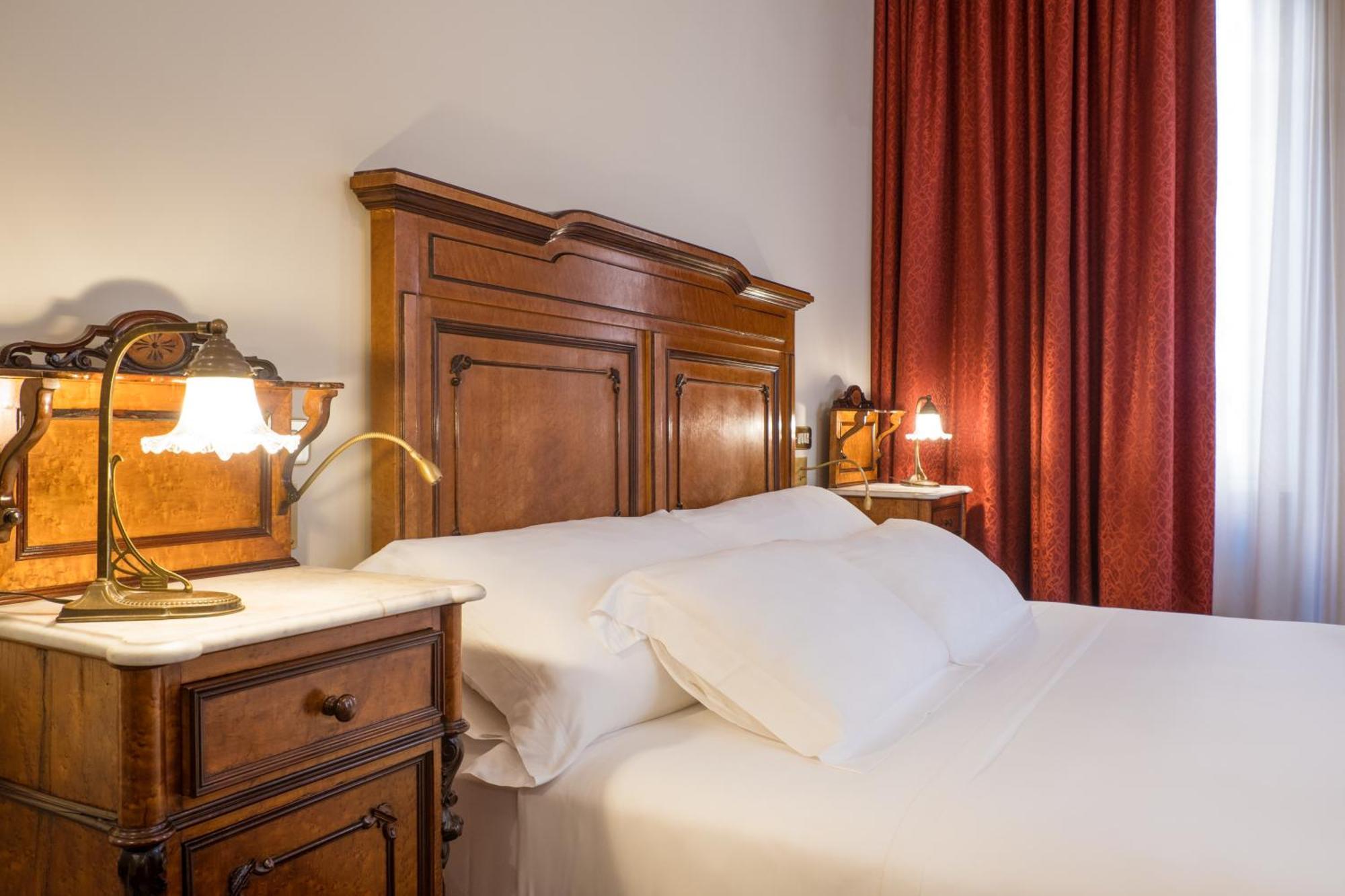 Hotel Locarno Рим Стая снимка